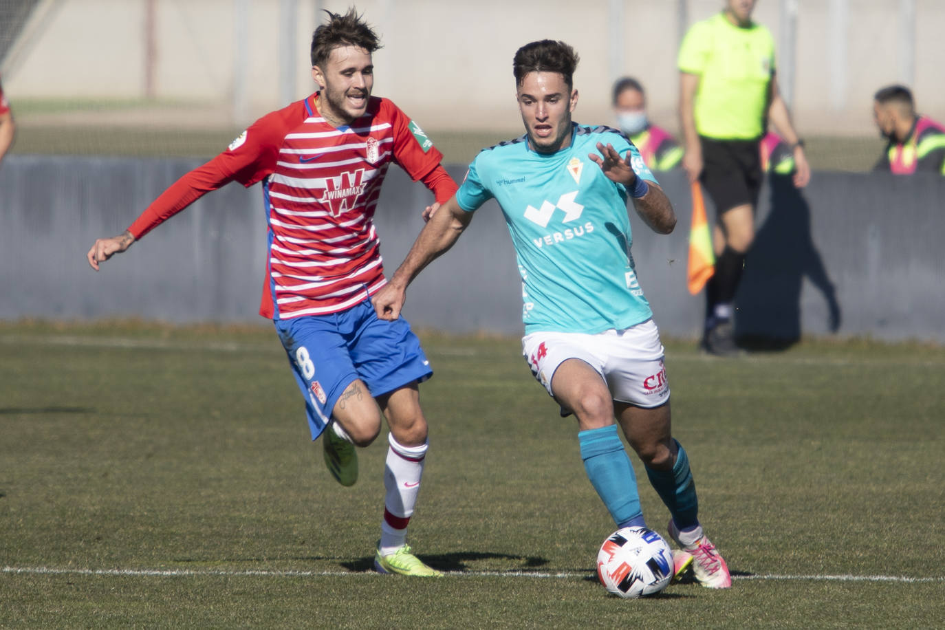 Fotos: El Murcia logra un triunfo de oro en Granada