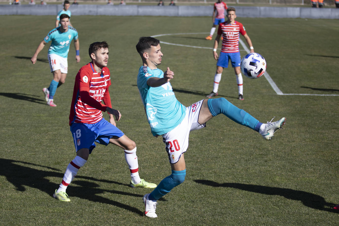 Fotos: El Murcia logra un triunfo de oro en Granada