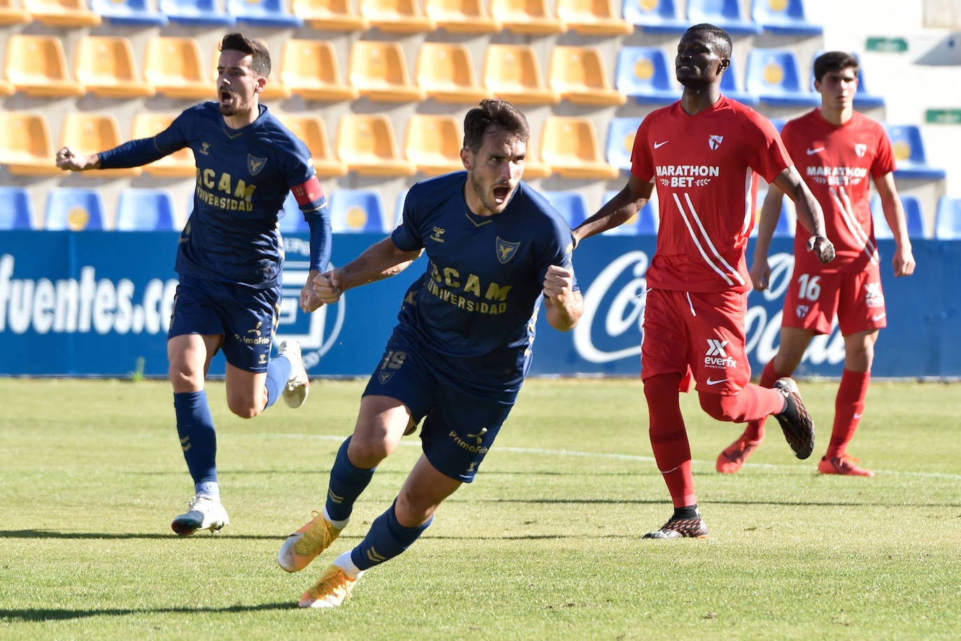 Fotos: El UCAM CF- Sevilla Atlético, en imágenes