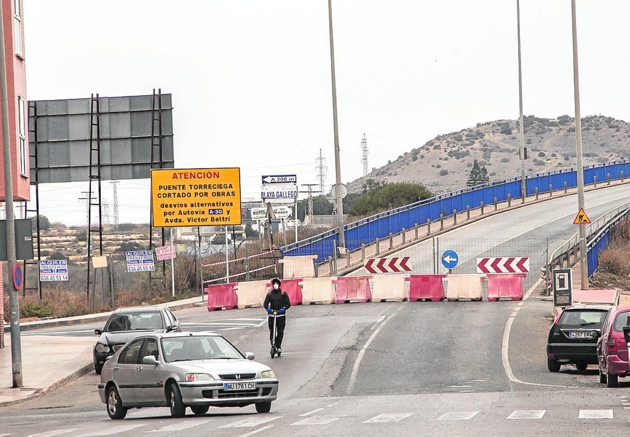 El puente de Torreciega estará cerrado tres meses