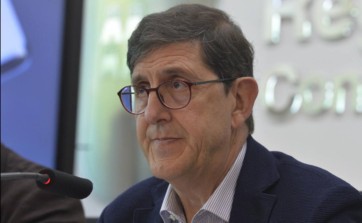 Imagen de archivo de Manuel Villegas en la Consejería de Salud.