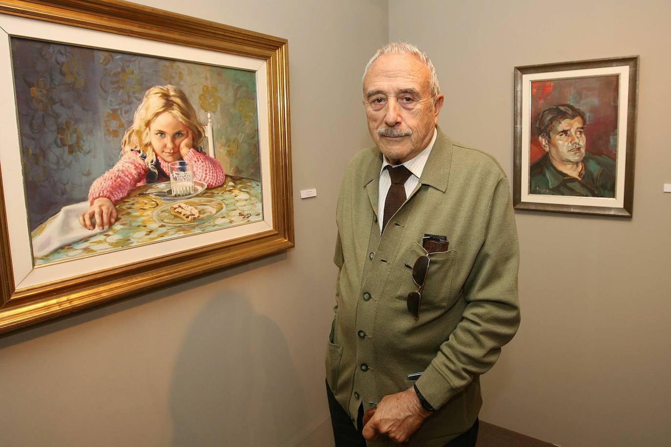 El pintor, en la inauguración de 'Seguir llegando', una exposición que se pudo visitar en 2009 en San Esteban.