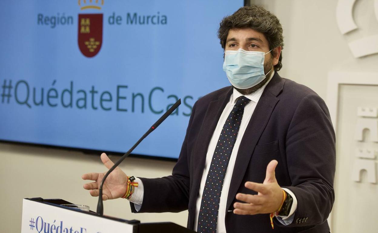 López Miras, en rueda de prensa, este sábado.