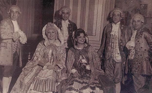 Un grupo de intérpretes de la zarzuela recuperada.