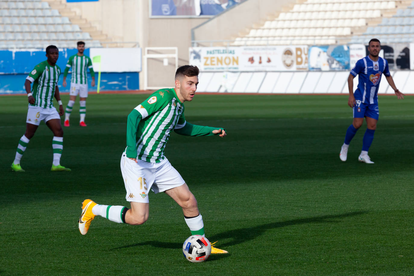 Fotos: El Lorca Deportiva cae ante el Betis