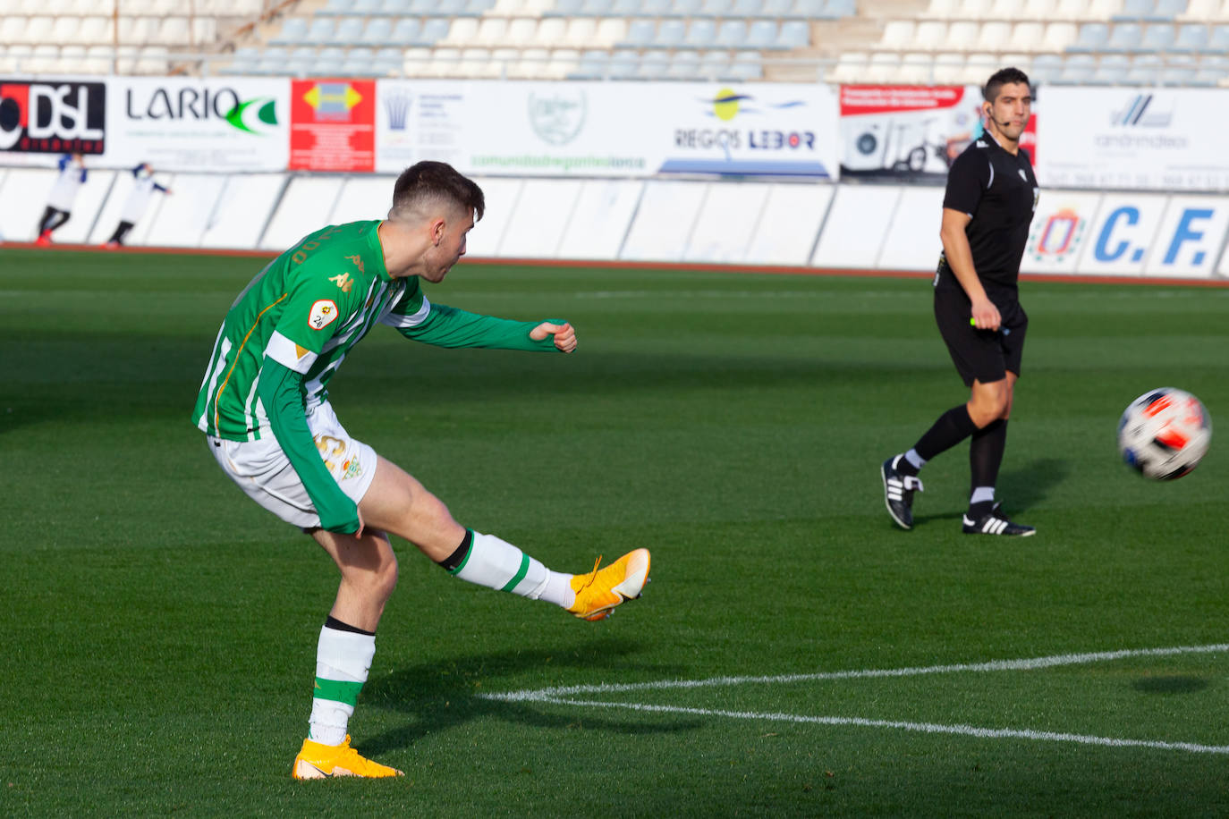 Fotos: El Lorca Deportiva cae ante el Betis