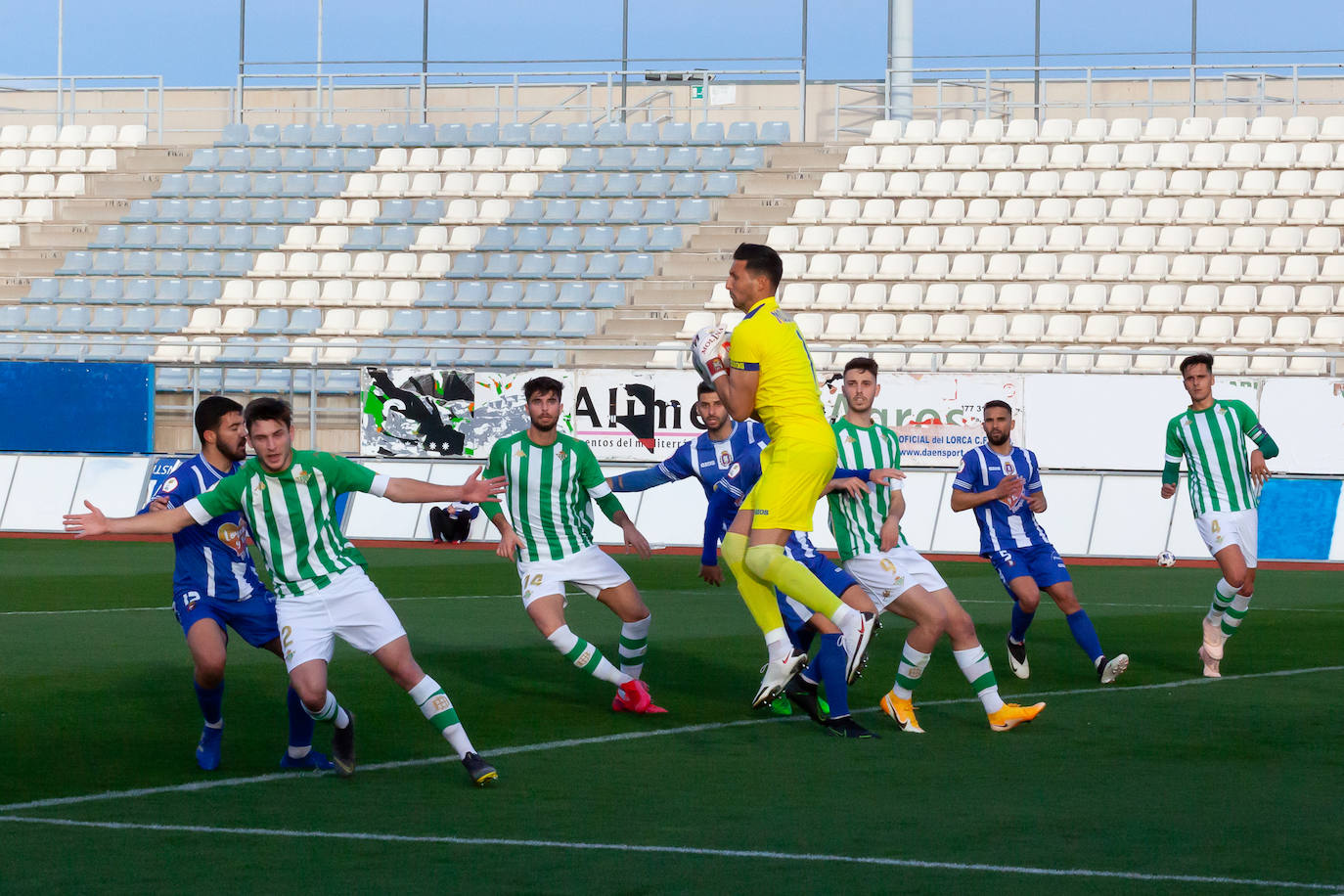 Fotos: El Lorca Deportiva cae ante el Betis