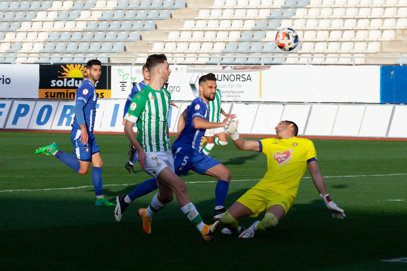 Fotos: El Lorca Deportiva cae ante el Betis