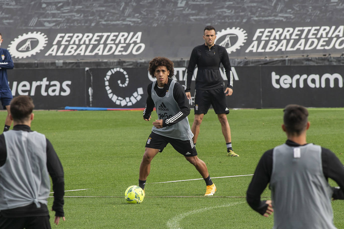 Fotos: Azeez entrena con el Efesé