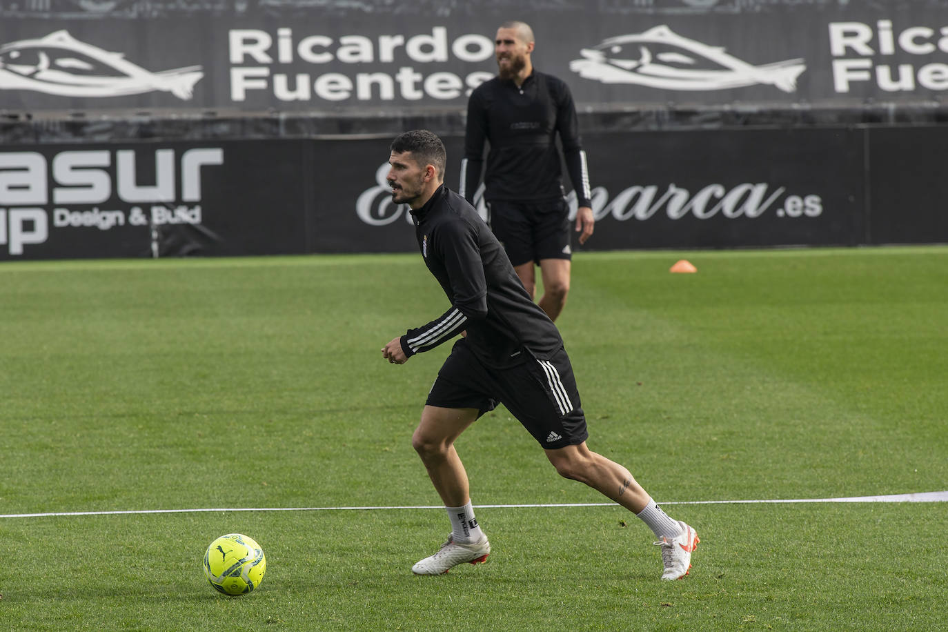 Fotos: Azeez entrena con el Efesé