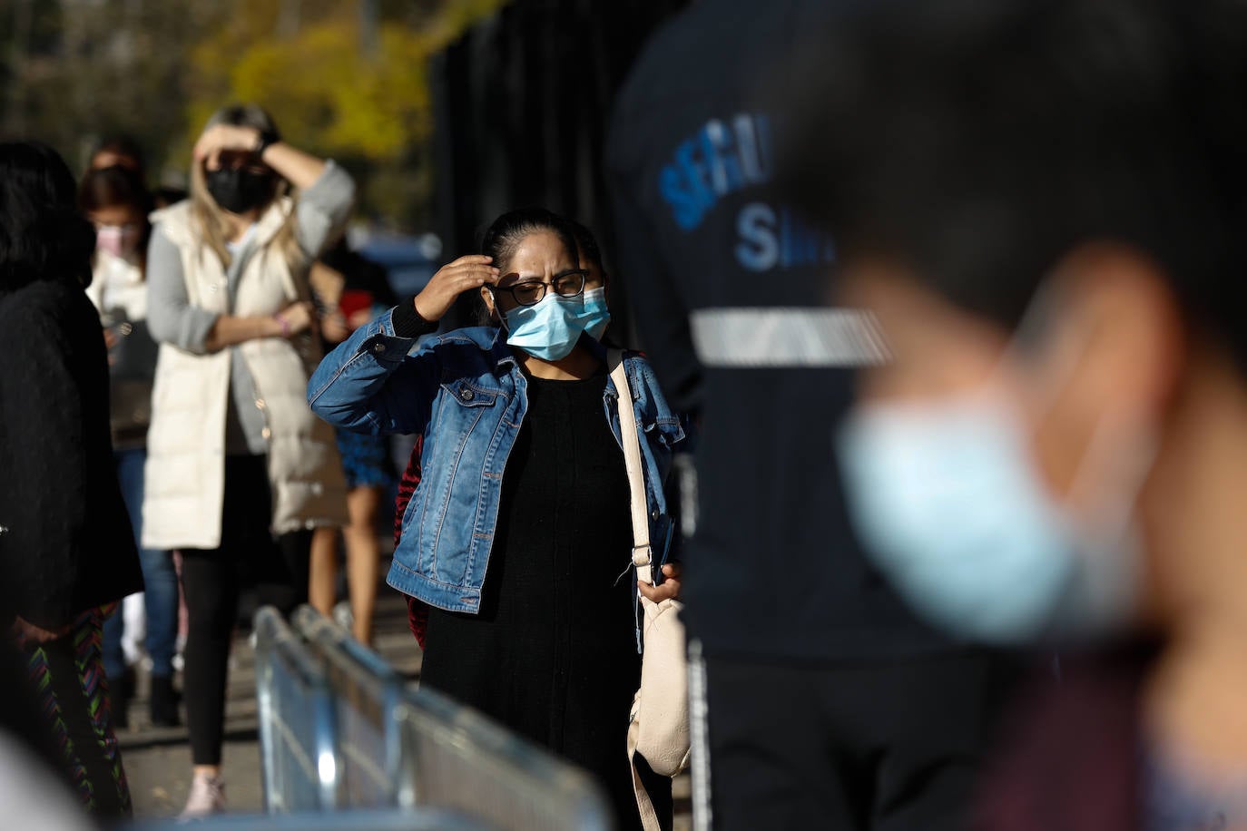 Fotos: Ecuatorianos residentes en la Región de Murcia ejercen su derecho al voto