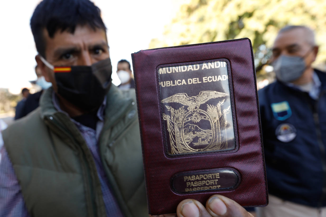 Fotos: Ecuatorianos residentes en la Región de Murcia ejercen su derecho al voto
