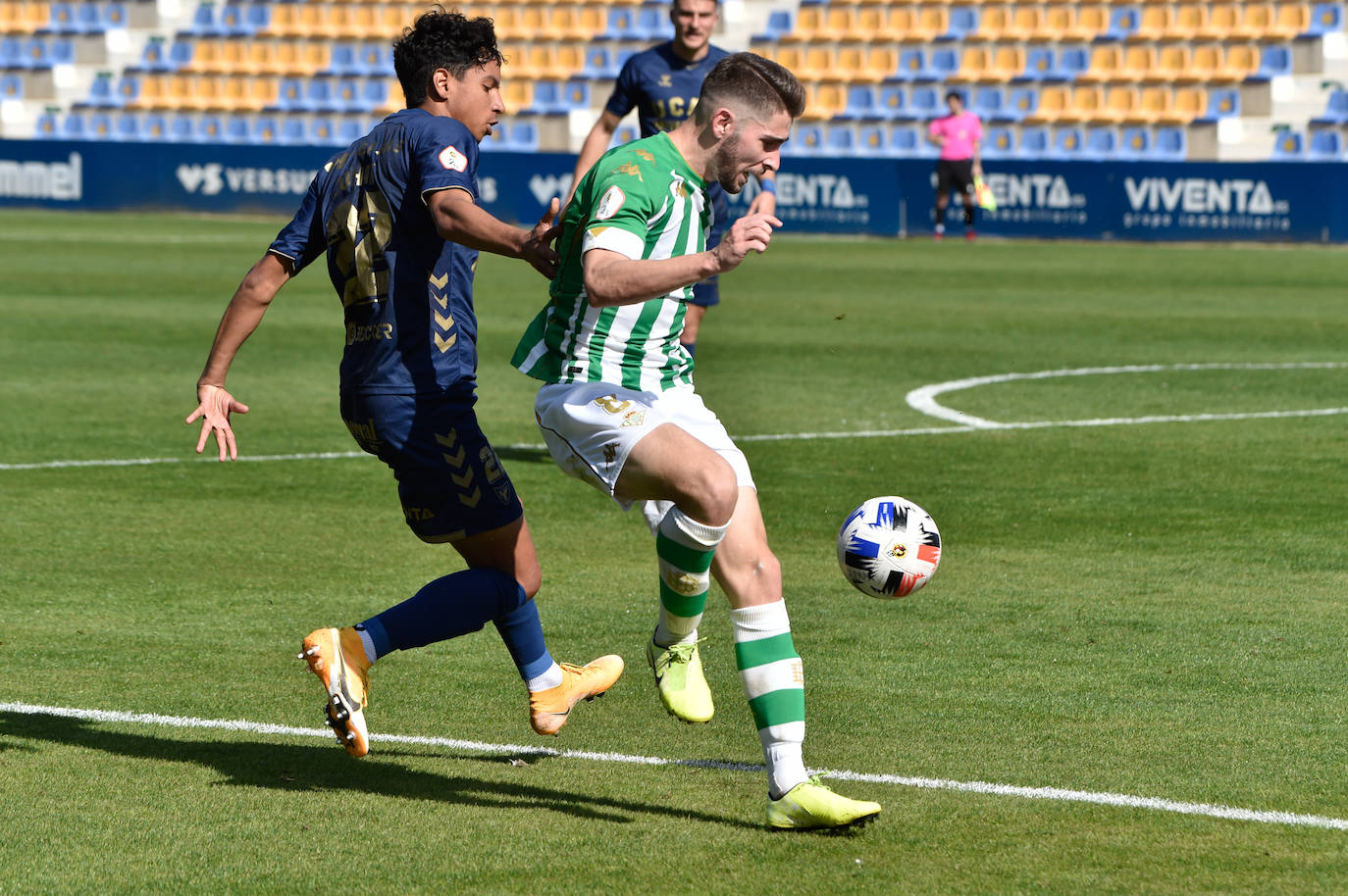 Fotos: El empate entre el UCAM Murcia CF y el Betis, en imágenes