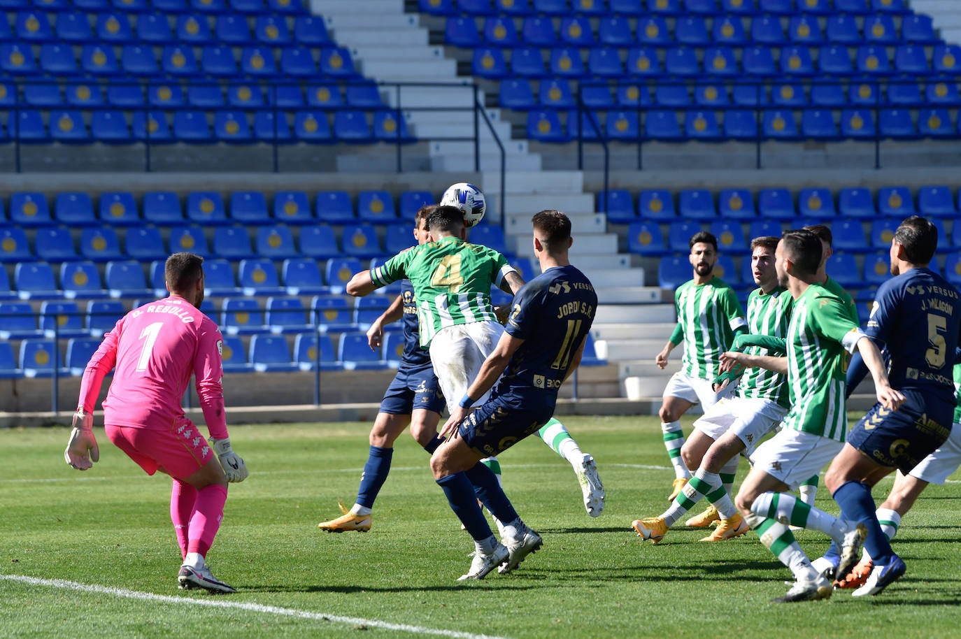 Fotos: El empate entre el UCAM Murcia CF y el Betis, en imágenes