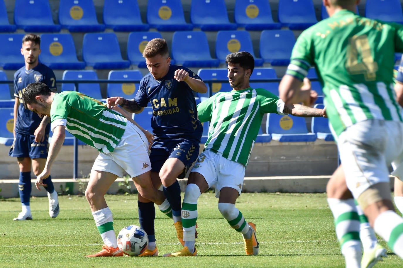 Fotos: El empate entre el UCAM Murcia CF y el Betis, en imágenes