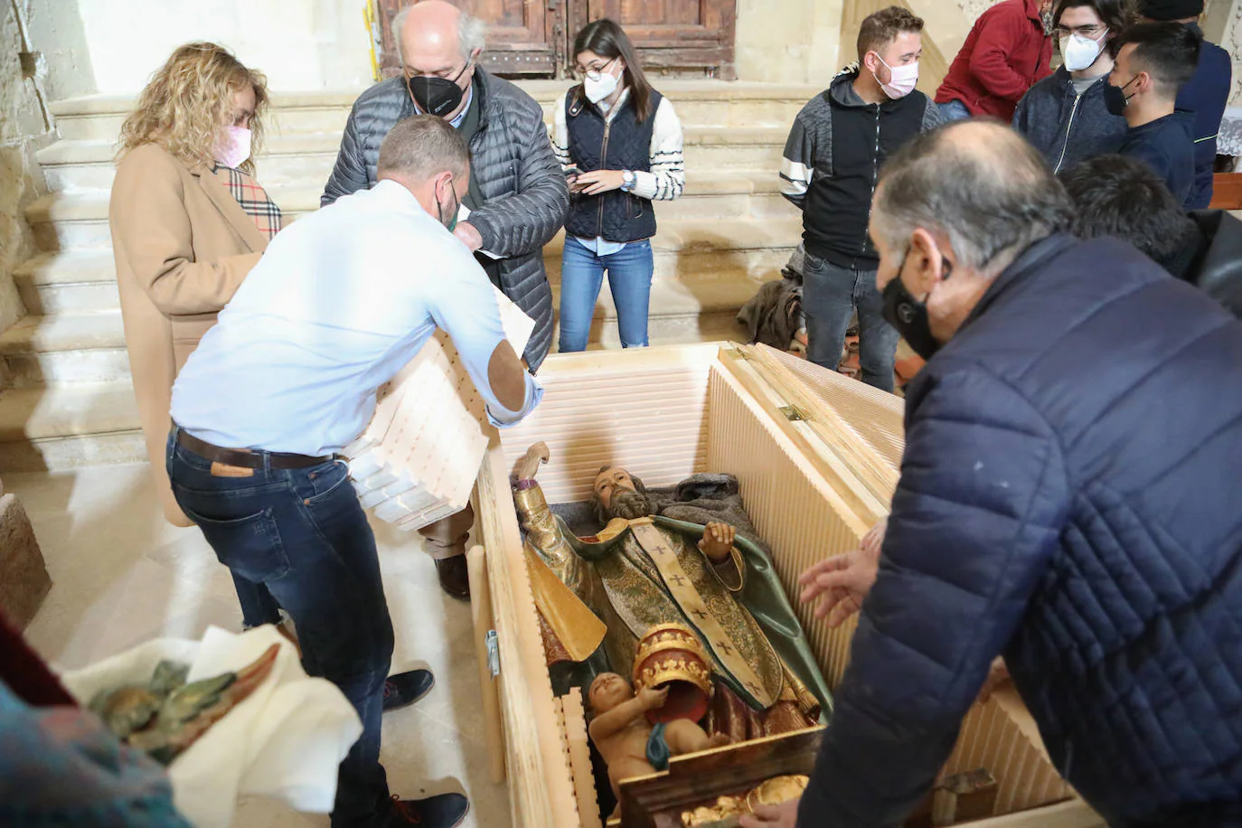 Fotos: La talla de San Clemente de Lorca será recuperada en el Centro Regional de Restauración