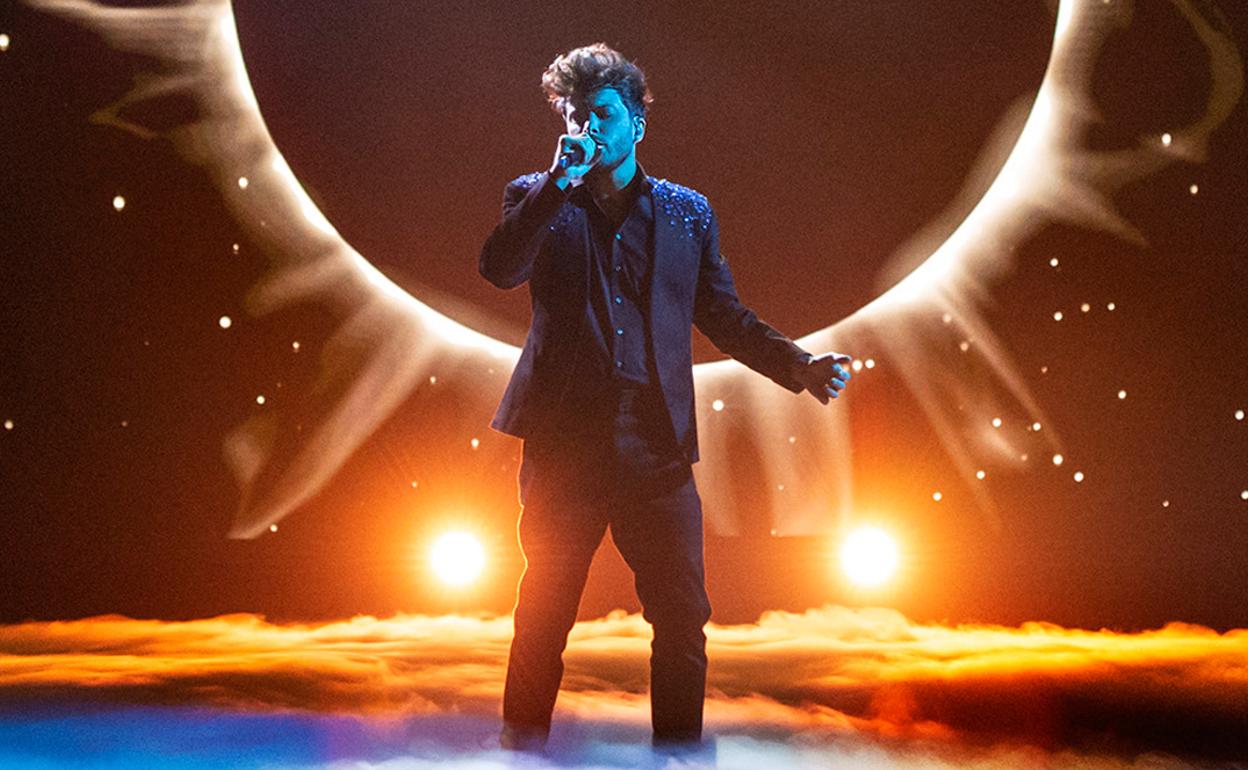 Blas Cantó, este sábado, durante su interpretación de 'Voy a quedarme'.