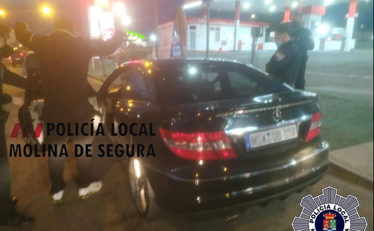 La Policía Local de Molina de Segura detiene a dos personas por falsedad documental.