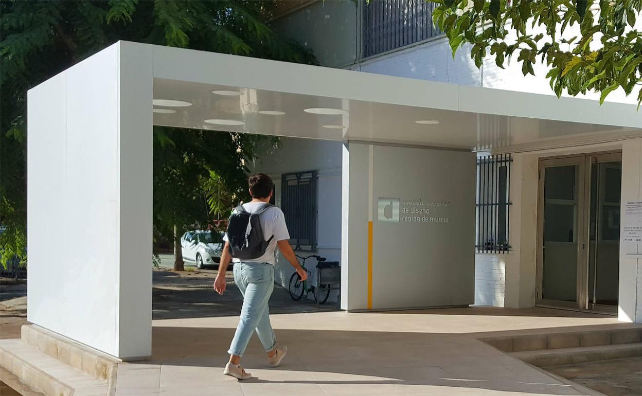 Entrada a la Escuela Superior de Diseño, donde se realizarán las pruebas, en una fotografía de archivo.