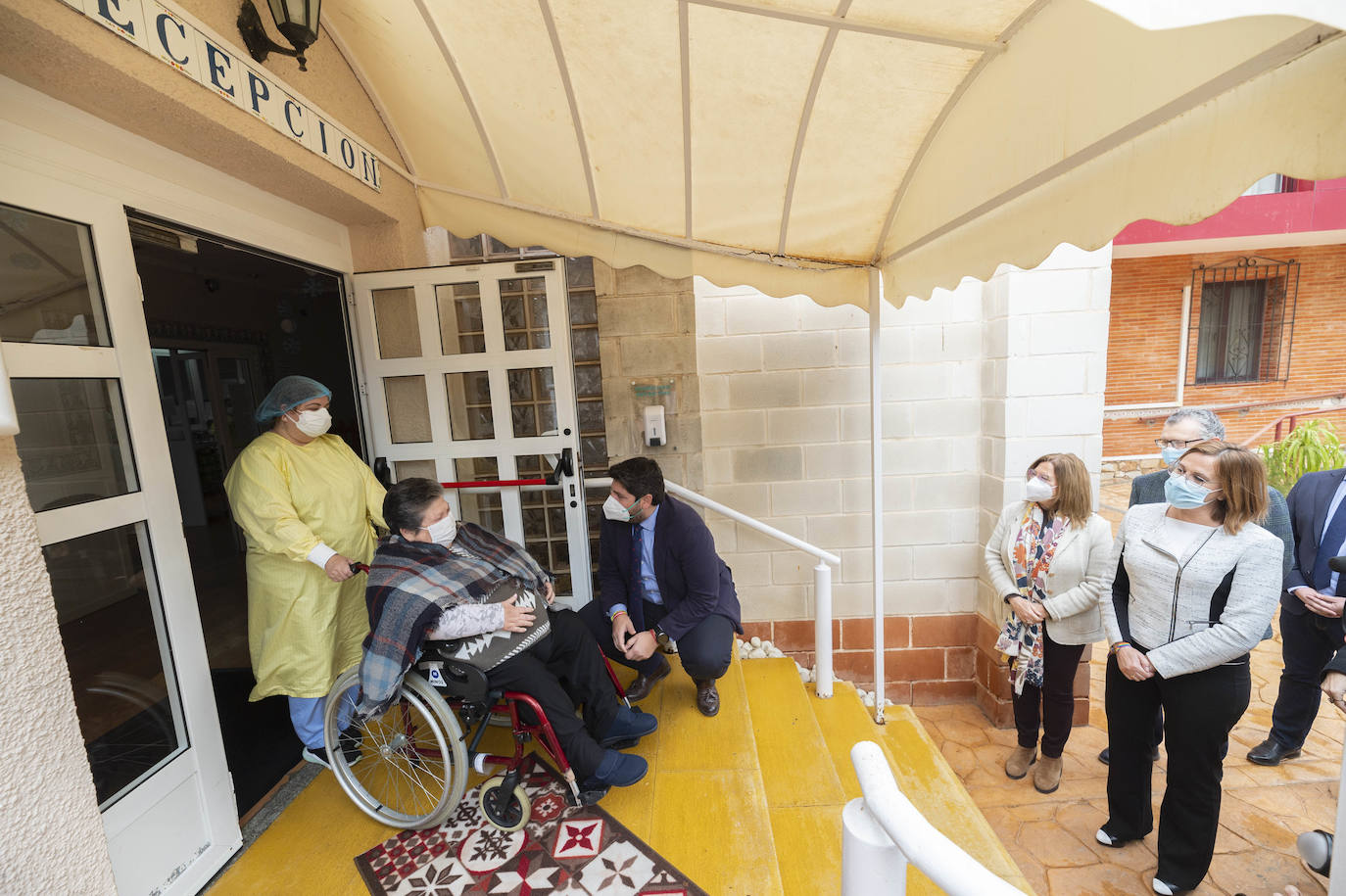 Fotos: Fernando López Miras visita la residencia Edad Dorada, en San Pedro del Pinatar