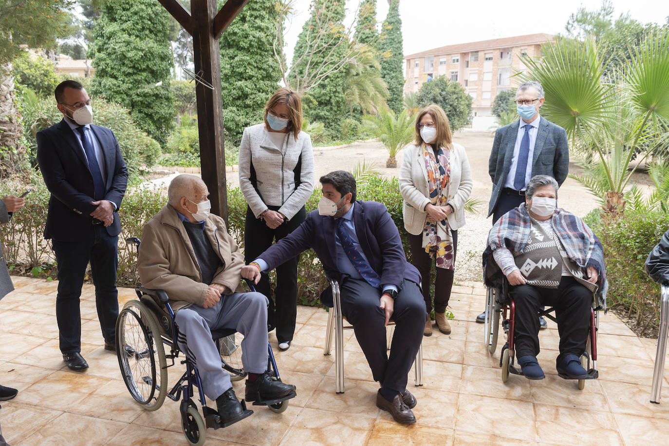 Fotos: Fernando López Miras visita la residencia Edad Dorada, en San Pedro del Pinatar