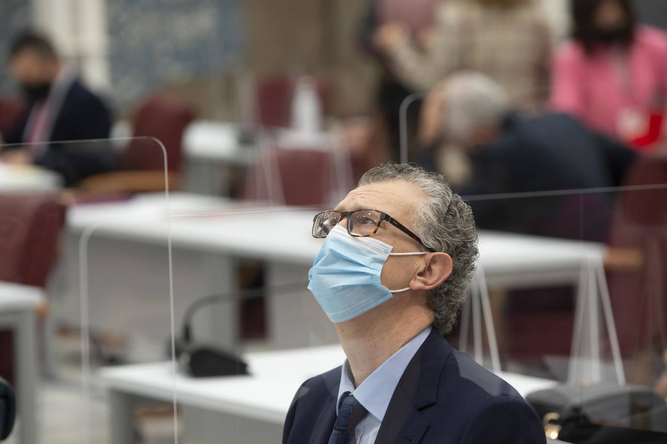 Fotos: Primera comparecencia en la Asamblea del consejero de Salud