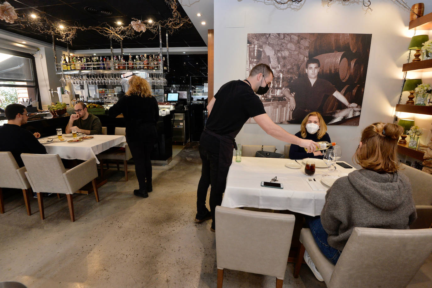 Fotos: Abre el interior de los bares y restaurantes de Murcia y otros 36 municipios