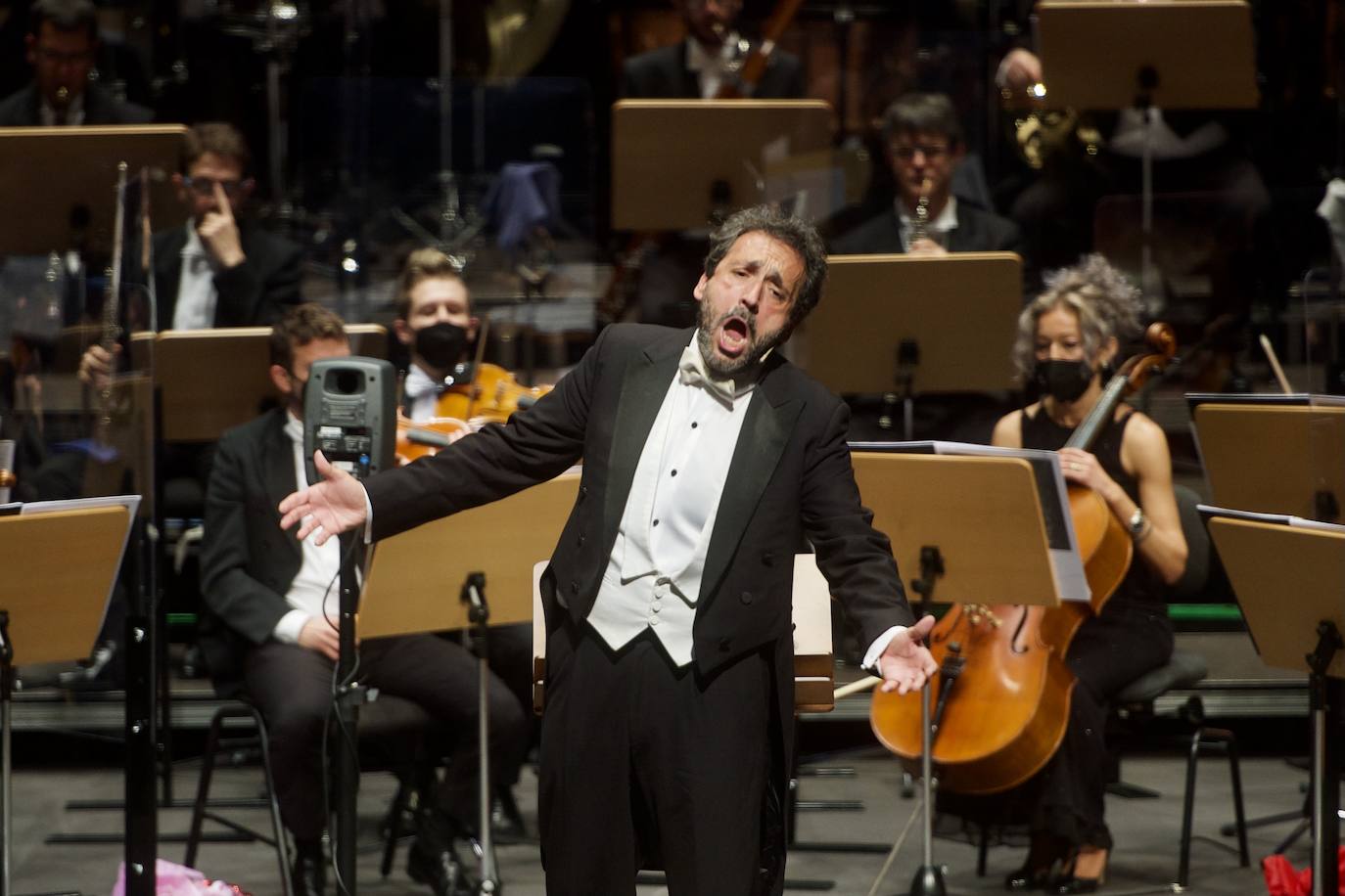 Fotos: Música y humor con la Sinfónica y Zapata Tenor