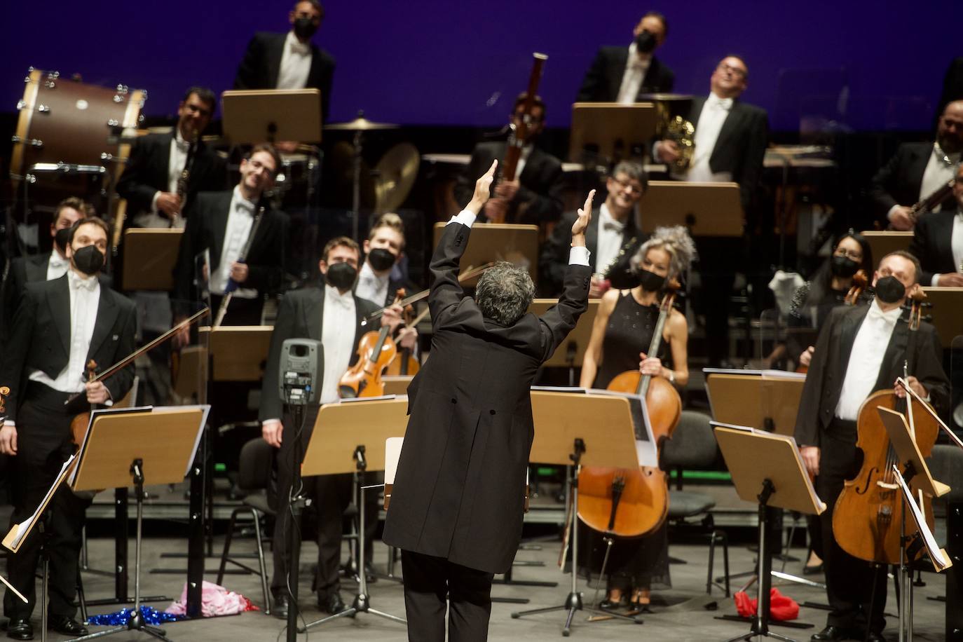 Fotos: Música y humor con la Sinfónica y Zapata Tenor
