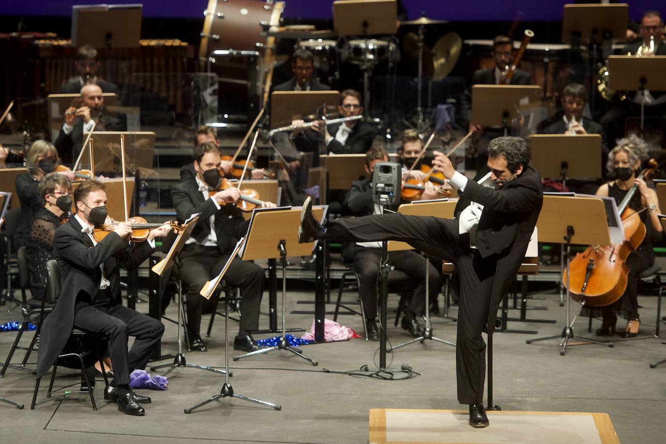Fotos: Música y humor con la Sinfónica y Zapata Tenor