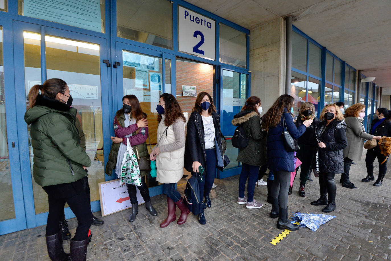 Fotos: Más de 2.700 docentes de la Región de Murcia reciben la primera dosis de la vacuna de Astrazeneca