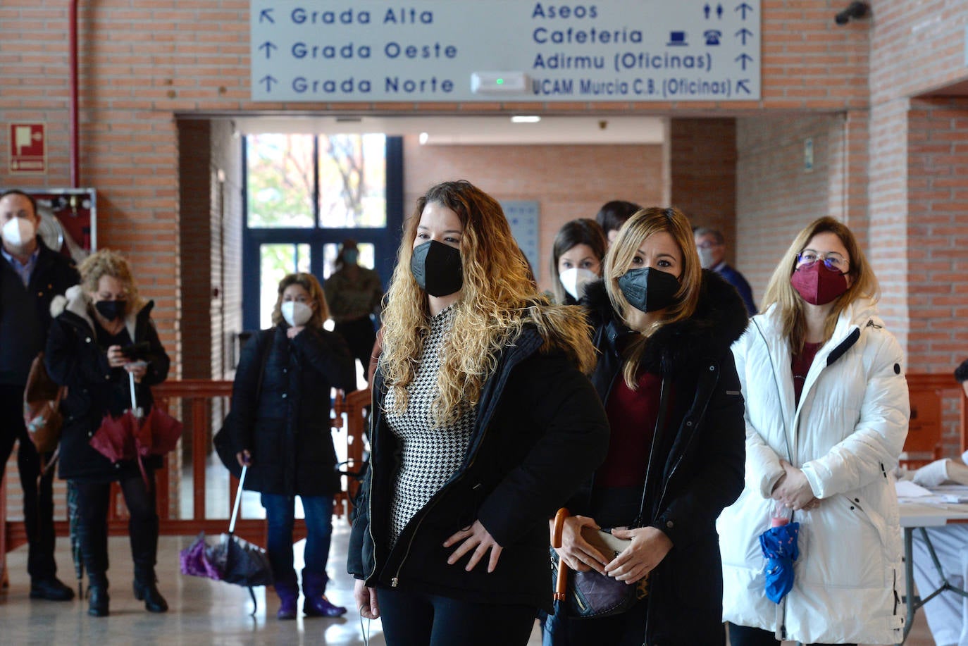 Fotos: Más de 2.700 docentes de la Región de Murcia reciben la primera dosis de la vacuna de Astrazeneca
