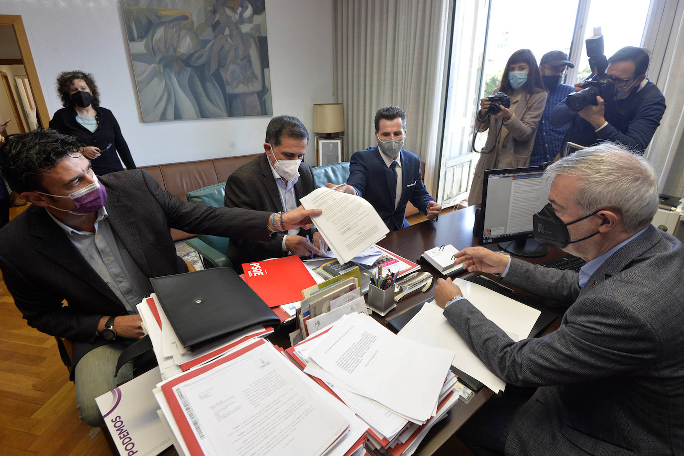 Fotos: PSOE, Ciudadanos y Podemos presentan la moción de censura en el Ayuntamiento de Murcia