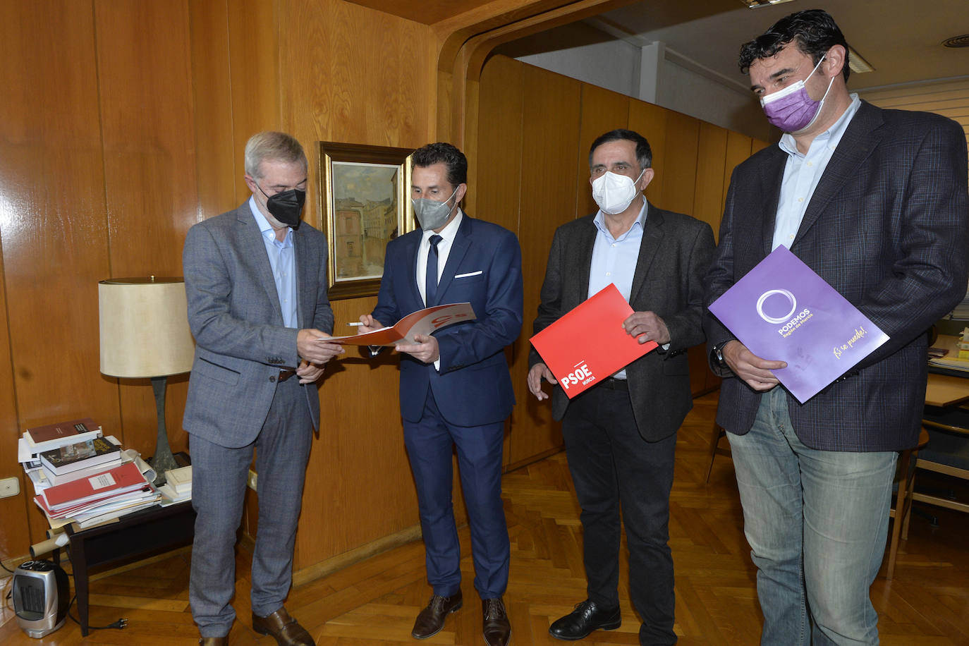 Fotos: PSOE, Ciudadanos y Podemos presentan la moción de censura en el Ayuntamiento de Murcia