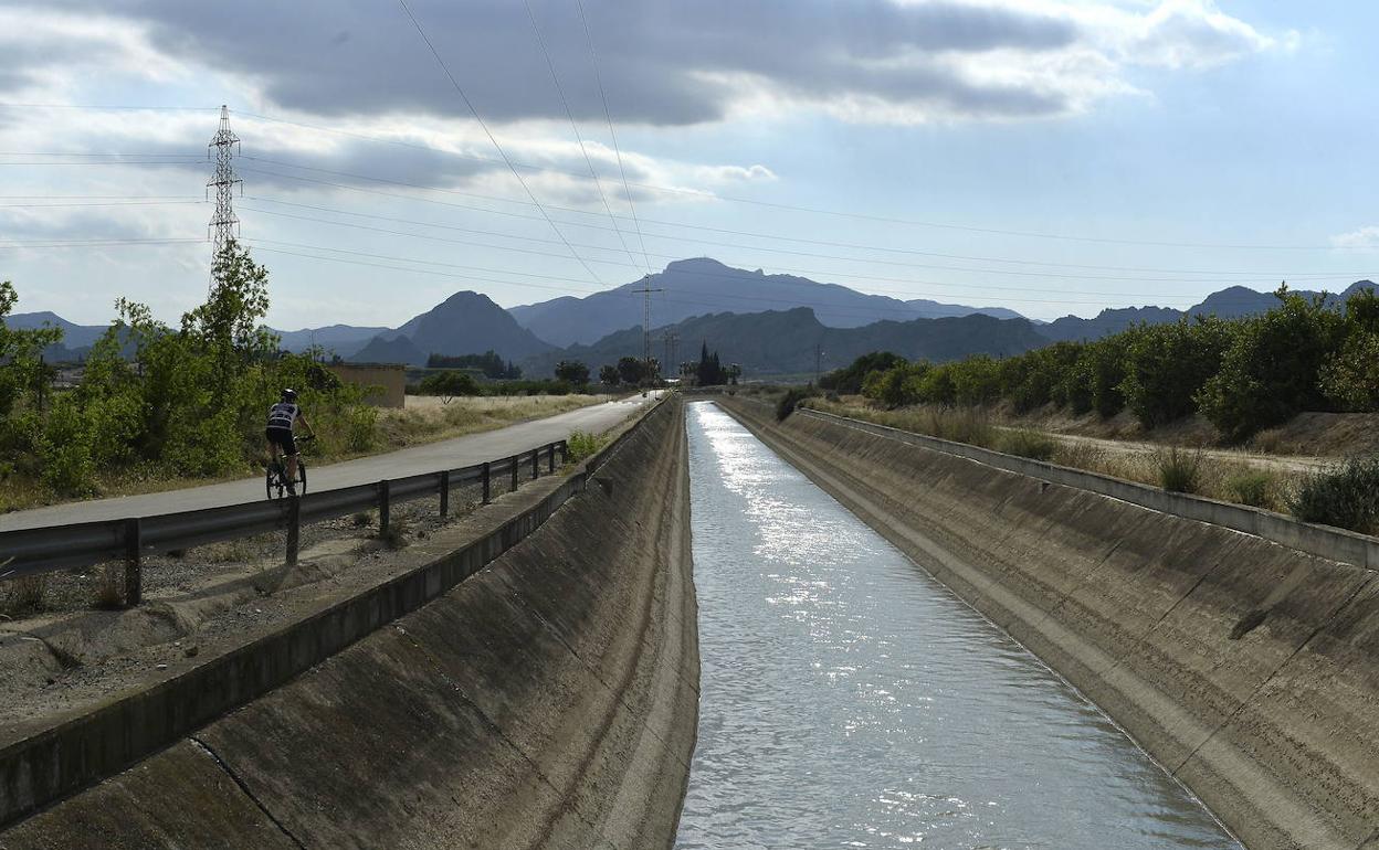El Trasvase Tajo-Segura a la altura de Campo Tejar Alto, en una imagen de archivo.