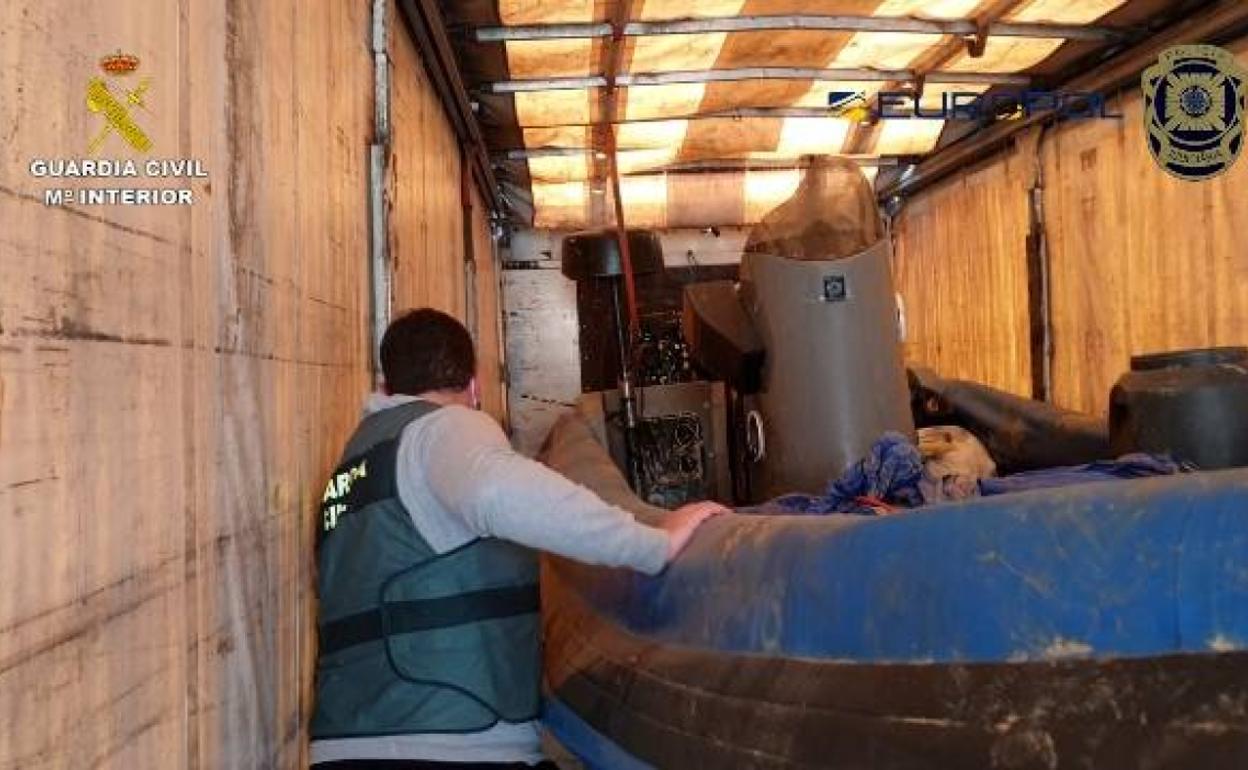 Una de las embarcaciones usadas por los narcotraficantes.