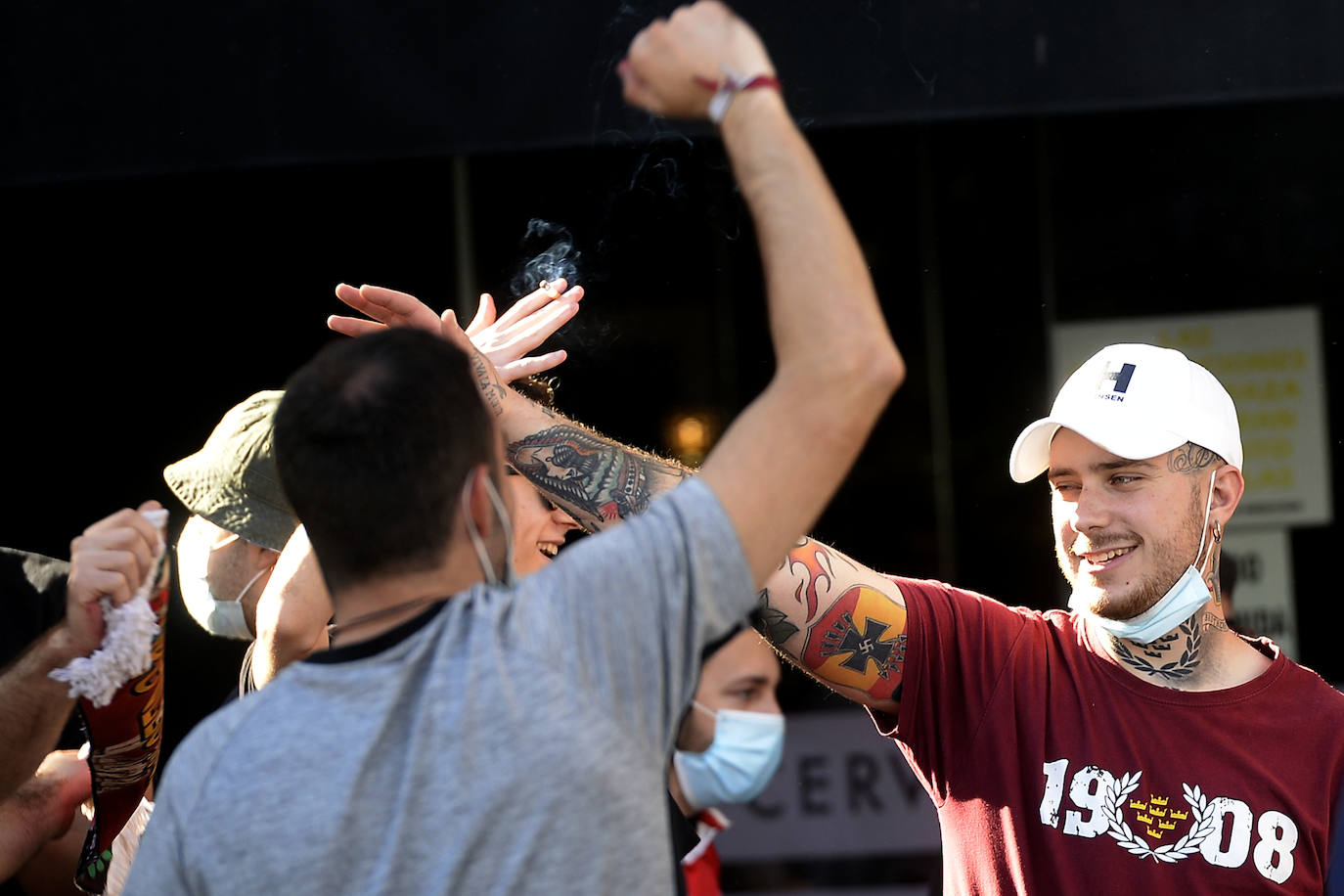 Fotos: La afición tiñe de rojo y azul el derbi murciano