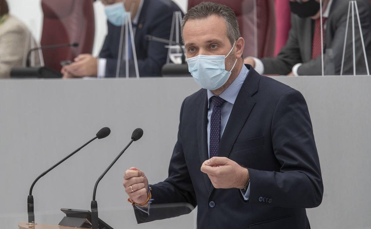 Segado, en la Asamblea Regional.