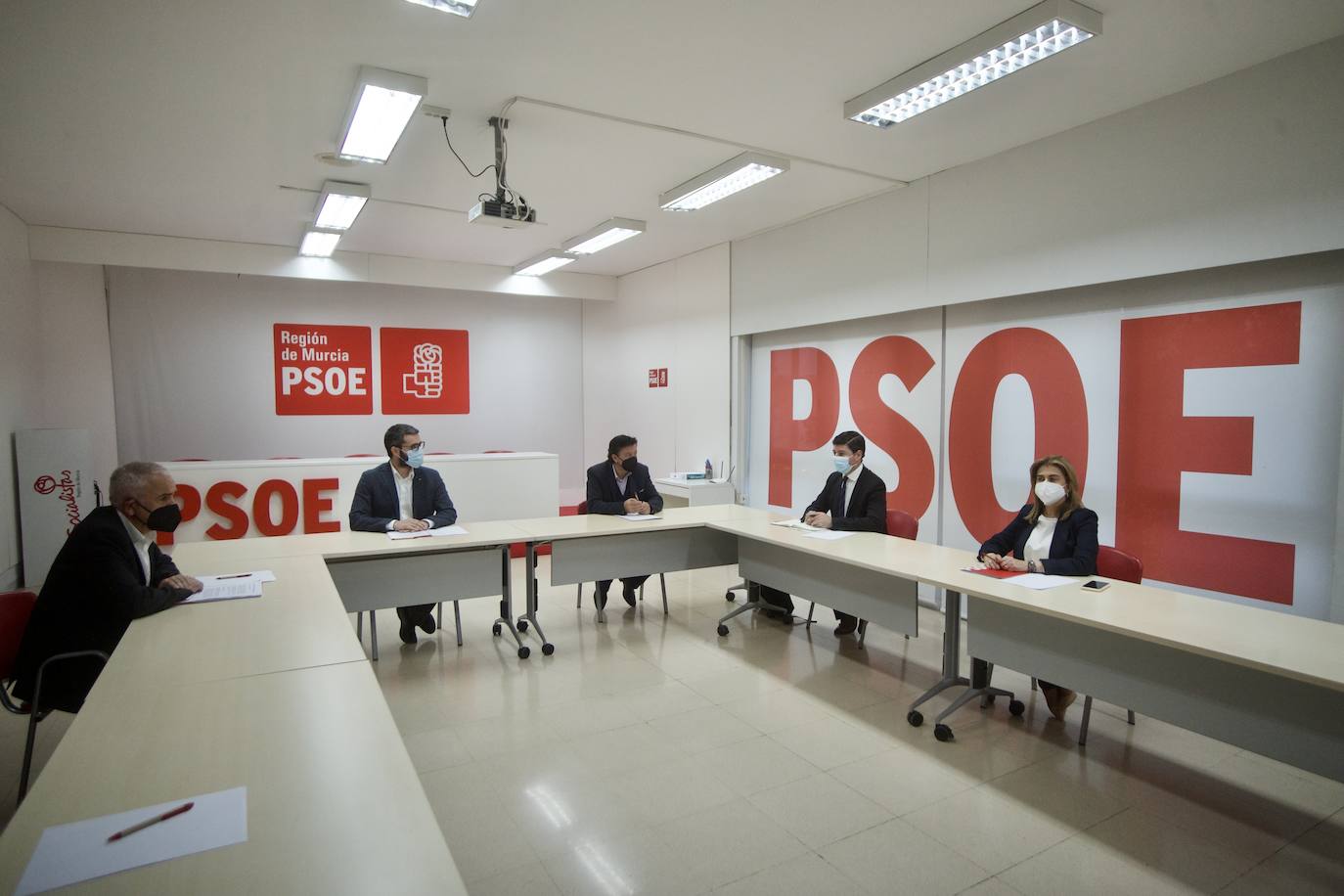 Fotos: Reunión de trabajo entre PSOE y de Ciudadanos
