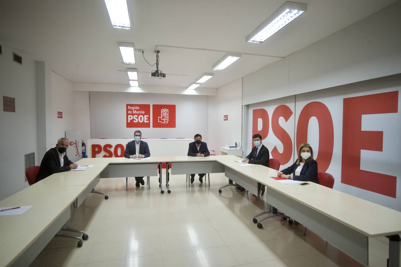 Fotos: Reunión de trabajo entre PSOE y de Ciudadanos