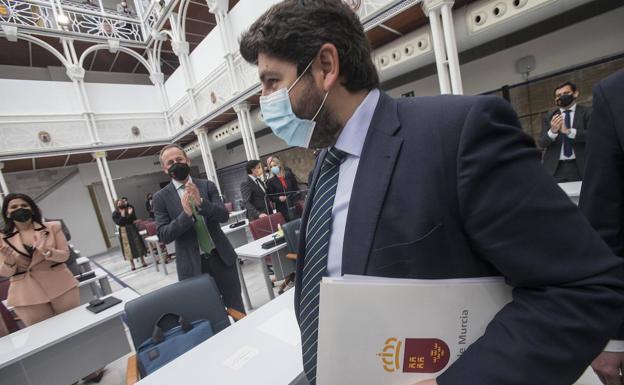 Galería. Debate de la moción de censura en la Asamblea regional. 