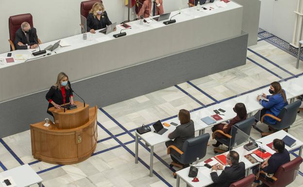 Galería. Debate de la moción de censura en la Asamblea regional. 