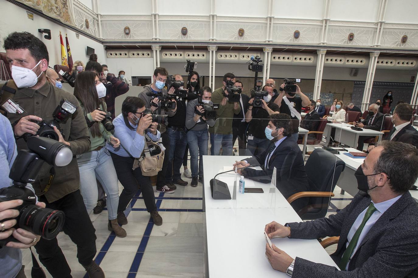 Fotos: Debate de la moción de censura en la Asamblea regional