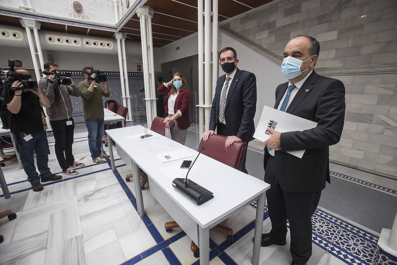 Fotos: Debate de la moción de censura en la Asamblea regional