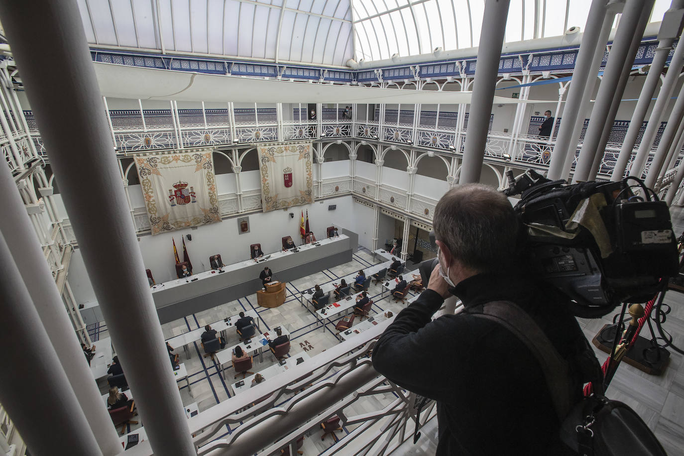 Fotos: Debate de la moción de censura en la Asamblea regional