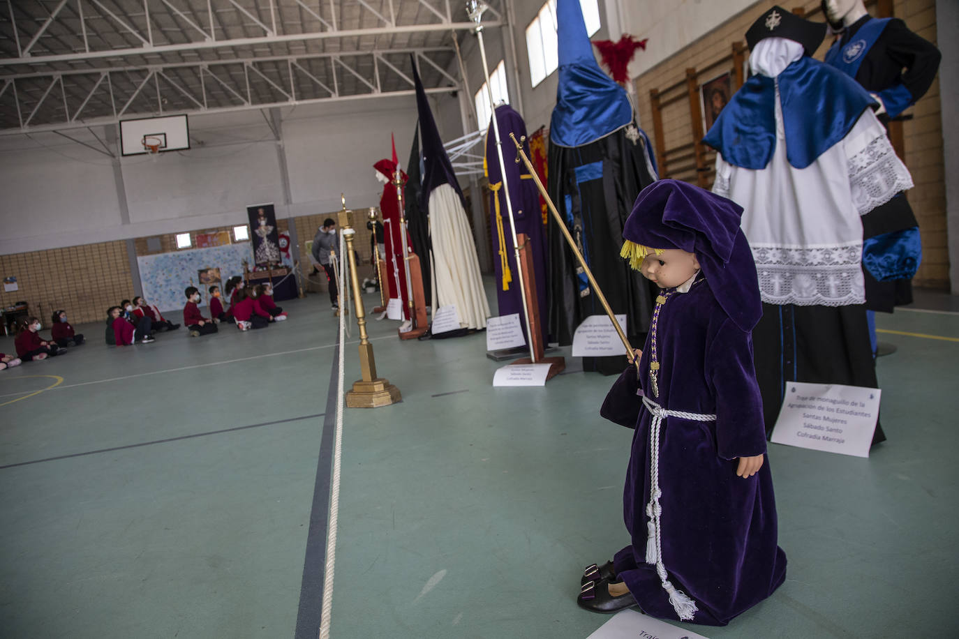 Fotos: El Colegio Hispania de Cartagena evoca la «pasión» por las procesiones