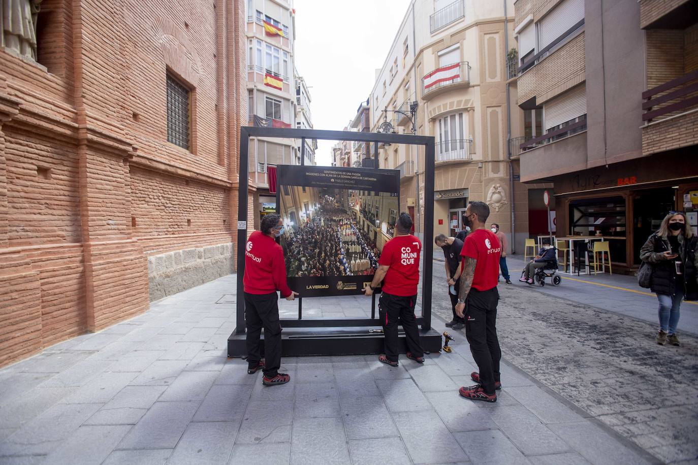 Fotos: LA VERDAD reaviva el espíritu de los desfiles de Semana Santa con una exposición fotográfica en Cartagena