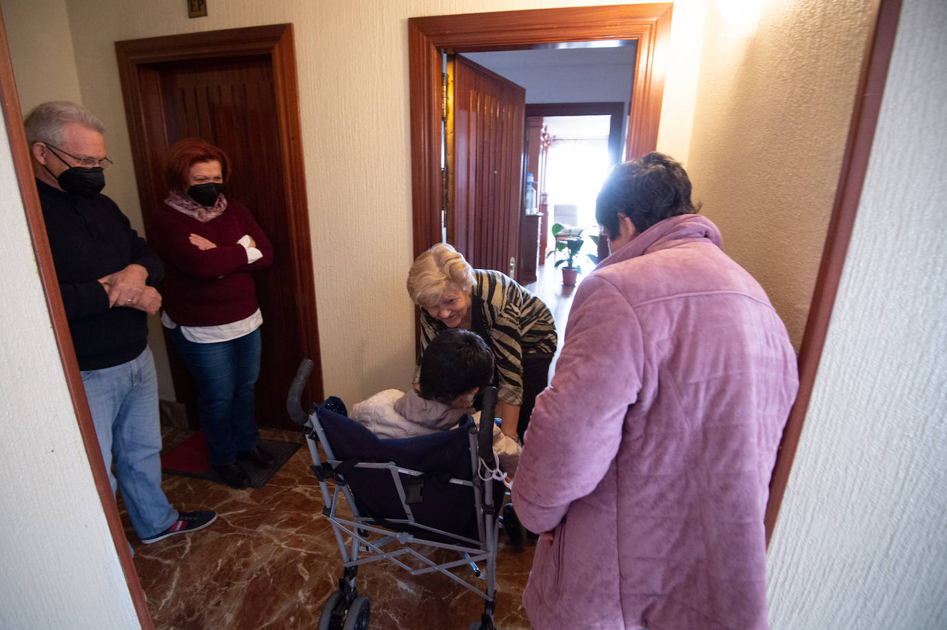 Fotos: Primera salida de dos hermanas de la residencia de discapacitados de Churra desde el inicio de la pandemia