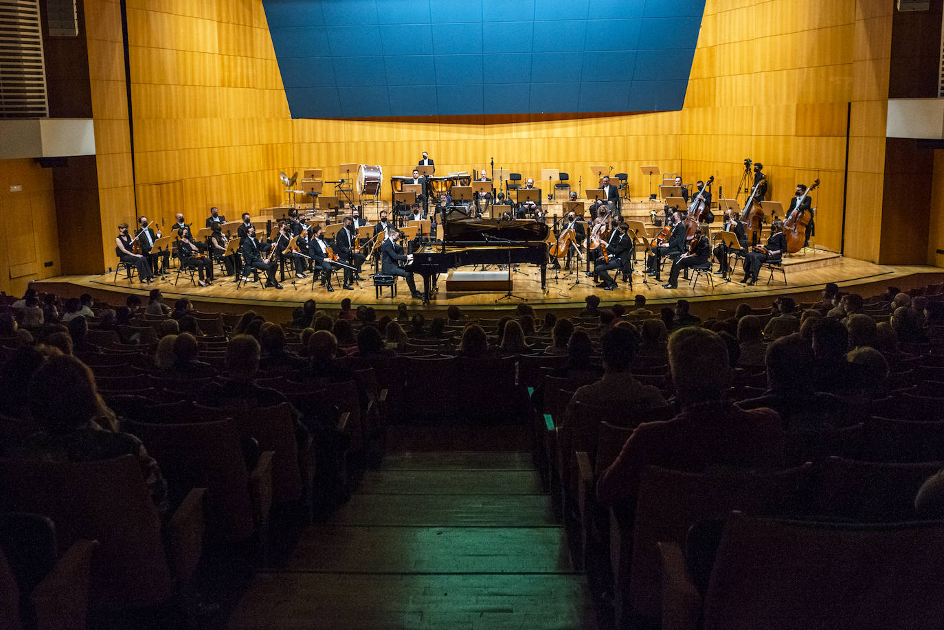 Fotos: Concierto de la OSRM en el Auditorio regional junto al pianista Dmytro Chon