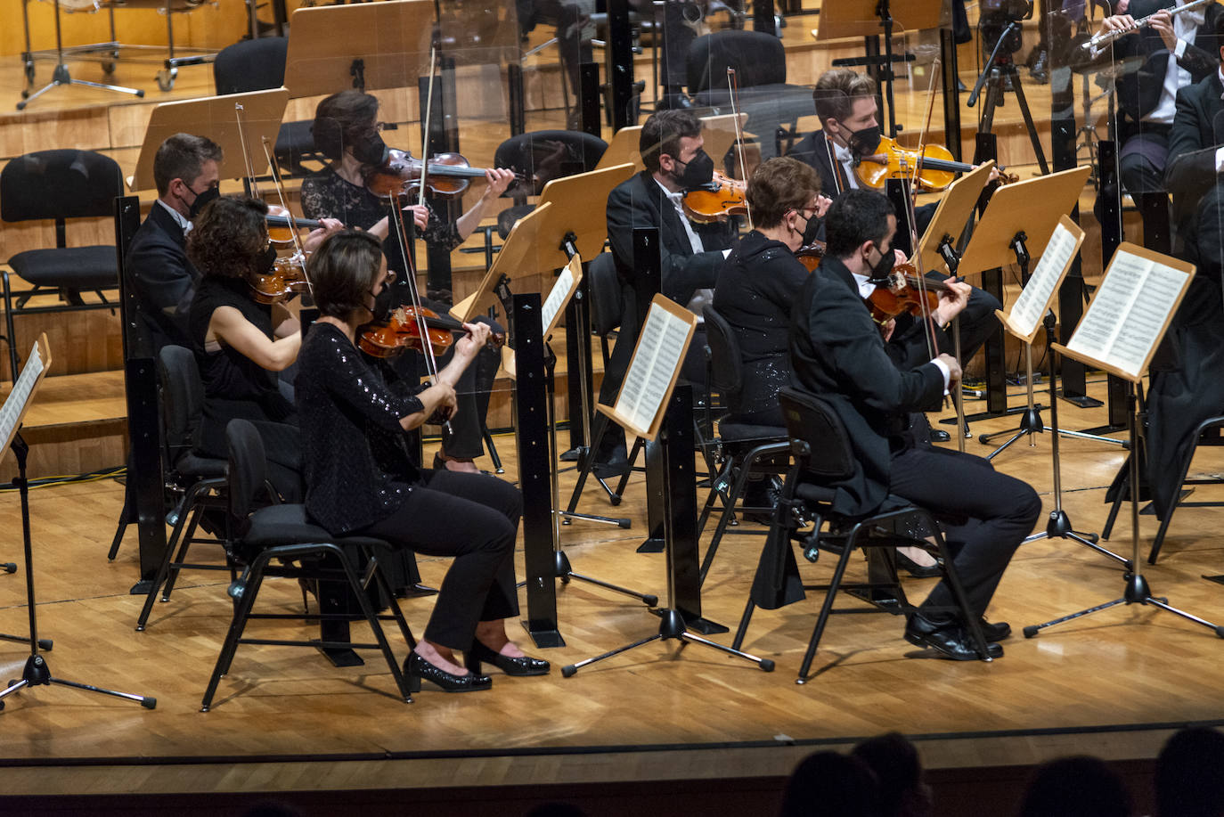 Fotos: Concierto de la OSRM en el Auditorio regional junto al pianista Dmytro Chon